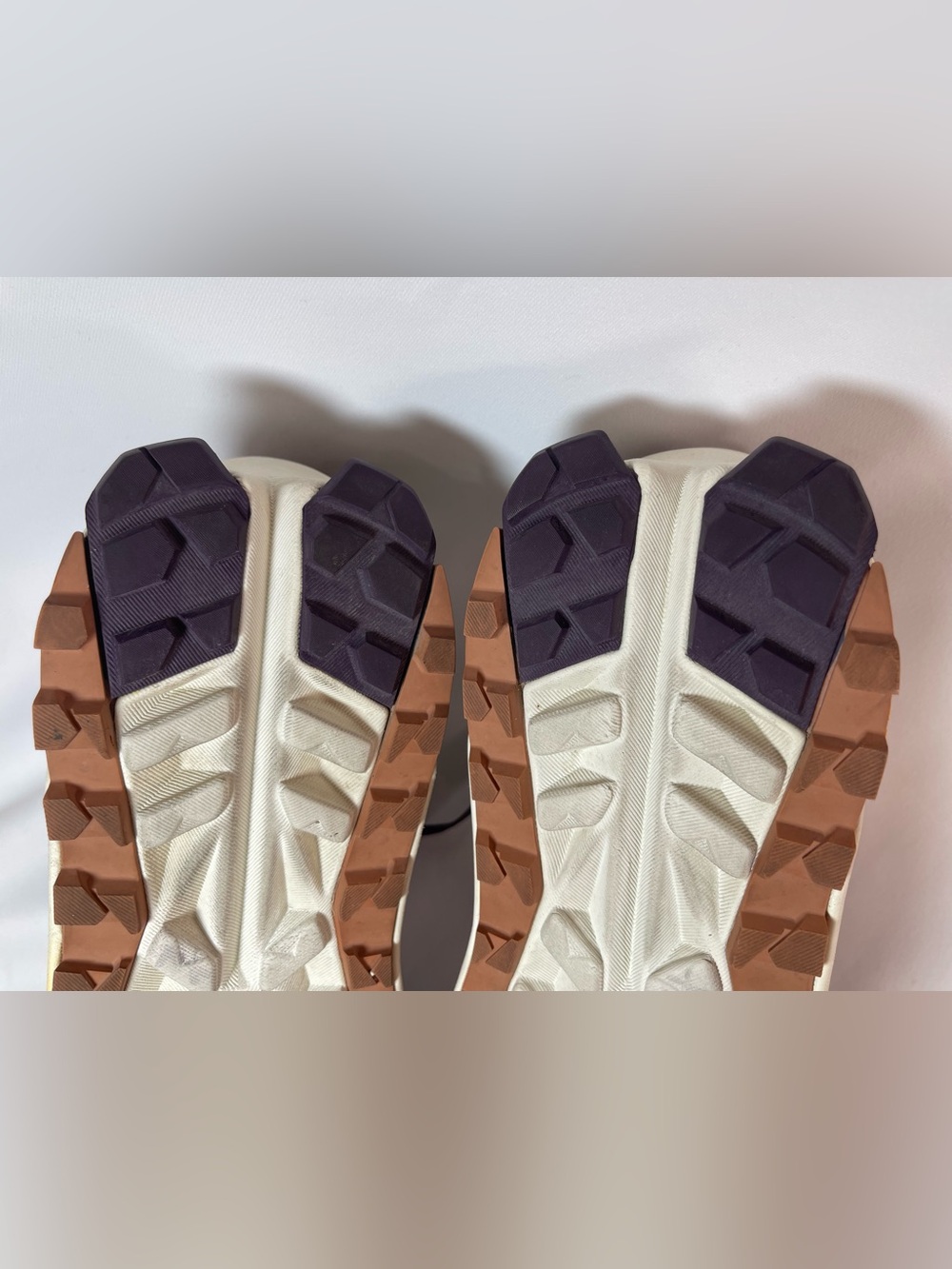 Altra Olympus 6 trail running shoe women’s 8.5 vibram soles - Picture 8 of 12